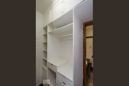 Casa à venda com 380m², 4 quartos e 4 vagasCloset Suíte master