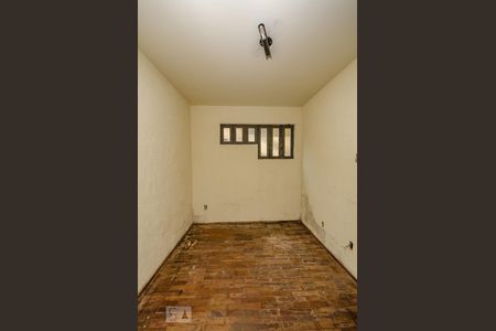 Casa à venda com 380m², 4 quartos e 4 vagasQuarto de Serviço