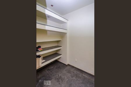 Casa à venda com 380m², 4 quartos e 4 vagasDespensa