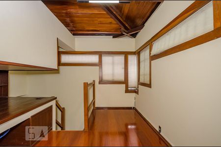 Casa à venda com 380m², 4 quartos e 4 vagasEscritório Suíte master