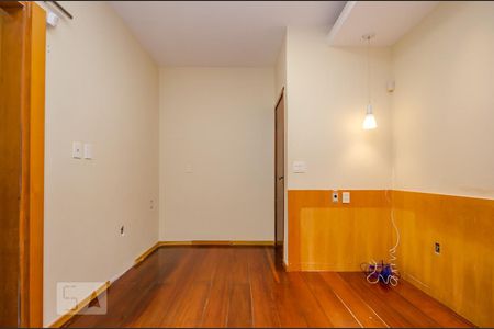 Casa à venda com 380m², 4 quartos e 4 vagasSuíte 2