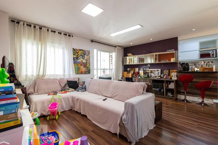 Sala de apartamento para alugar com 1 quarto, 68m² em Jardim Tupanci, Barueri