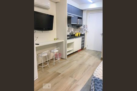 Sala de kitnet/studio para alugar com 1 quarto, 30m² em Campo Belo, São Paulo