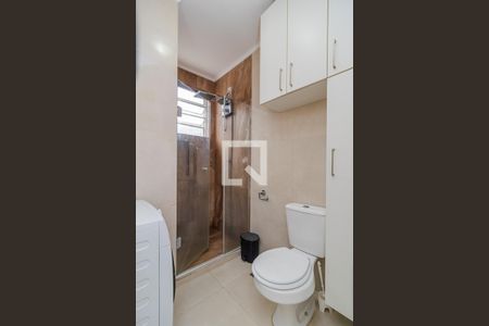 Banheiro de kitnet/studio para alugar com 1 quarto, 33m² em Menino Deus, Porto Alegre