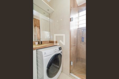 Banheiro de kitnet/studio para alugar com 1 quarto, 33m² em Menino Deus, Porto Alegre