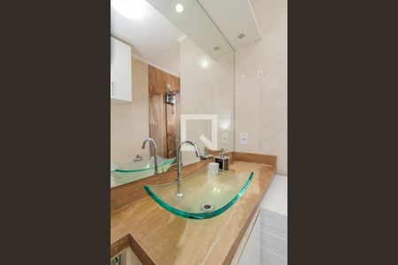Banheiro de kitnet/studio para alugar com 1 quarto, 33m² em Menino Deus, Porto Alegre