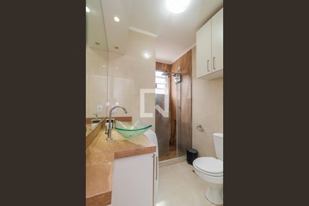 Banheiro de kitnet/studio para alugar com 1 quarto, 33m² em Menino Deus, Porto Alegre