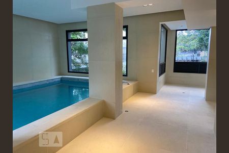 Apartamento à venda com 126m², 3 quartos e 2 vagas Apartamento à venda com 126m², 3 quartos e 2 vagasÁrea Comum - Piscina