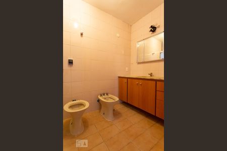 Apartamento à venda com 127m², 3 quartos e 1 vaga Apartamento à venda com 127m², 3 quartos e 1 vagaBanheiro da Suíte