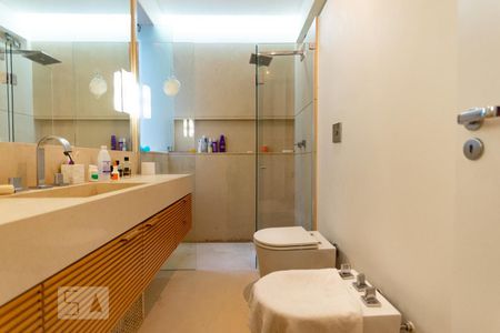 Apartamento à venda com 135m², 2 quartos e 1 vagaBanheiro da Suíte