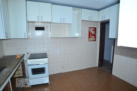 Casa à venda com 220m², 4 quartos e 2 vagasCozinha