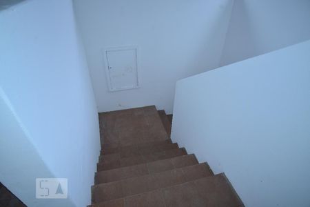 Casa à venda com 220m², 4 quartos e 2 vagasEscada