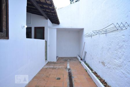 Casa à venda com 220m², 4 quartos e 2 vagasVaranda