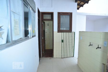 Casa à venda com 220m², 4 quartos e 2 vagasÁrea de Serviço