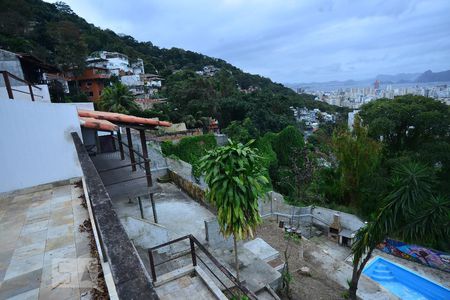 Casa à venda com 220m², 4 quartos e 2 vagasQuintal