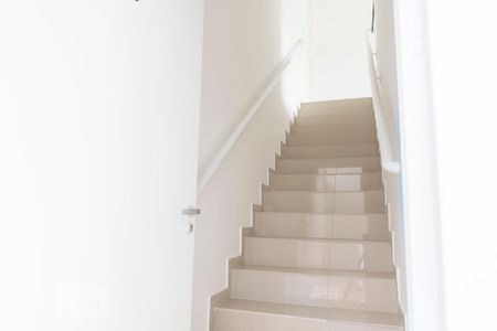 Escada de apartamento para alugar com 1 quarto, 35m² em Bairro Alto, Curitiba