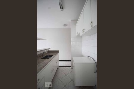 Sala e cozinha de apartamento para alugar com 1 quarto, 50m² em Buritis, Belo Horizonte