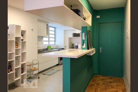 Apartamento à venda com 110m², 2 quartos e 1 vaga Apartamento à venda com 110m², 2 quartos e 1 vagaCozinha + Entrada