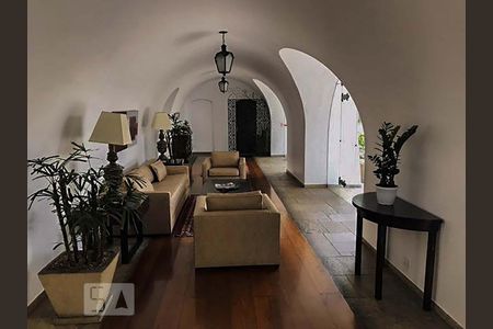 Apartamento à venda com 200m², 3 quartos e 2 vagas Apartamento à venda com 200m², 3 quartos e 2 vagasSalão