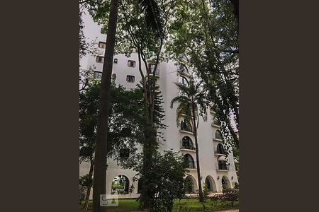 Apartamento à venda com 200m², 3 quartos e 2 vagas Apartamento à venda com 200m², 3 quartos e 2 vagasPrédio