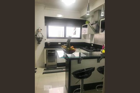 Apartamento à venda com 125m², 3 quartos e 2 vagas Apartamento à venda com 125m², 3 quartos e 2 vagasCozinha