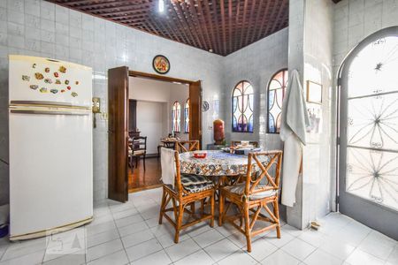 Casa à venda com 450m², 3 quartos e 2 vagas Casa à venda com 450m², 3 quartos e 2 vagasCozinha
