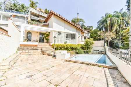 Casa à venda com 450m², 3 quartos e 2 vagas Casa à venda com 450m², 3 quartos e 2 vagasÁrea Externa - Frente