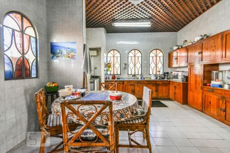 Casa à venda com 450m², 3 quartos e 2 vagas Casa à venda com 450m², 3 quartos e 2 vagasCozinha