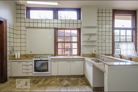 Casa à venda com 542m², 5 quartos e 2 vagasCozinha