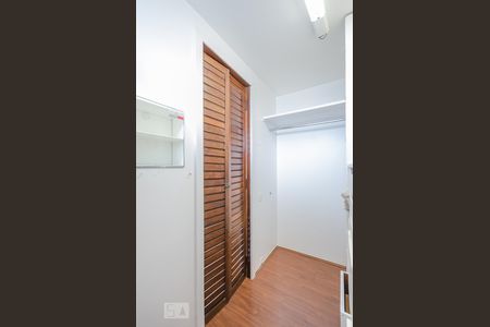 Casa à venda com 542m², 5 quartos e 2 vagasCloset Semi - Suíte 2