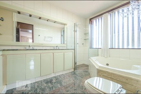 Casa à venda com 542m², 5 quartos e 2 vagasBanheiro Suíte master