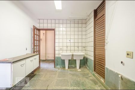 Casa à venda com 542m², 5 quartos e 2 vagasv