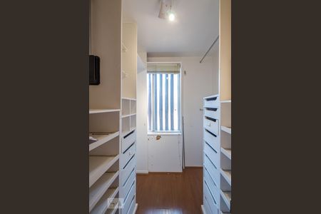 Casa à venda com 542m², 5 quartos e 2 vagasCloset master