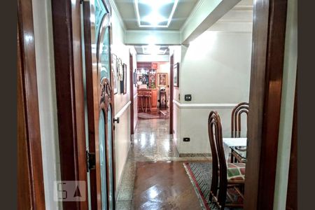 Apartamento à venda com 198m², 4 quartos e 4 vagasCorredor