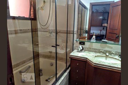 Apartamento à venda com 198m², 4 quartos e 4 vagasBanheiro