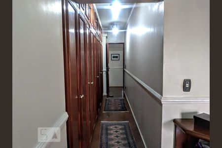 Apartamento à venda com 198m², 4 quartos e 4 vagasCorredor