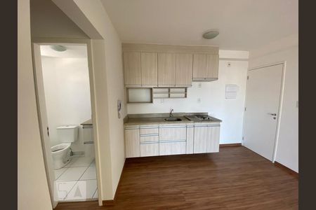 Sala/Cozinha de apartamento para alugar com 1 quarto, 43m² em Barra Funda, São Paulo