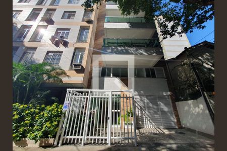 Apartamento à venda com 150m², 3 quartos e 1 vaga Apartamento à venda com 150m², 3 quartos e 1 vagaFachada
