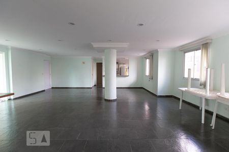 Apartamento para alugar com 65m², 3 quartos e 1 vaga Apartamento para alugar com 65m², 3 quartos e 1 vagaÁrea comum - Salão de festas