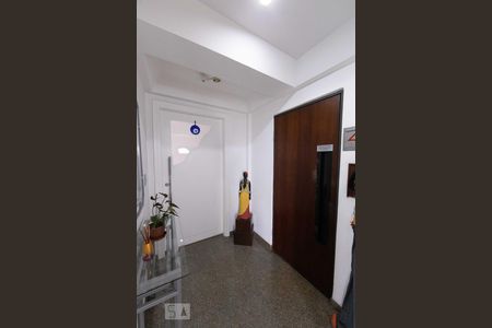 Apartamento à venda com 360m², 4 quartos e 3 vagas Apartamento à venda com 360m², 4 quartos e 3 vagasHall do elevador