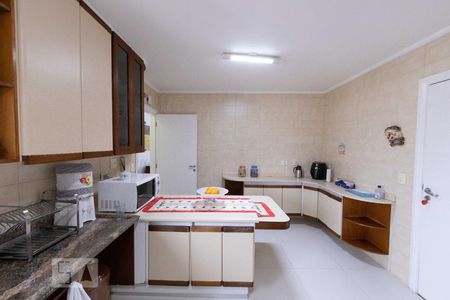 Apartamento à venda com 360m², 4 quartos e 3 vagas Apartamento à venda com 360m², 4 quartos e 3 vagasCozinha