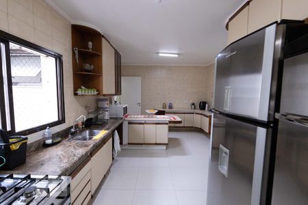 Apartamento à venda com 360m², 4 quartos e 3 vagas Apartamento à venda com 360m², 4 quartos e 3 vagasCozinha