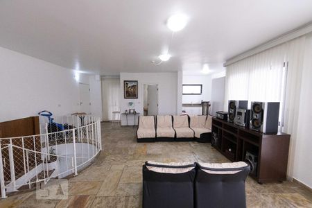 Apartamento à venda com 360m², 4 quartos e 3 vagas Apartamento à venda com 360m², 4 quartos e 3 vagasSala de Tv (segundo nivel)