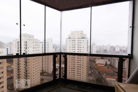 Apartamento à venda com 360m², 4 quartos e 3 vagas Apartamento à venda com 360m², 4 quartos e 3 vagasVaranda Quarto 3