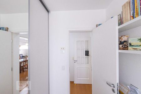 Apartamento à venda com 360m², 4 quartos e 3 vagas Apartamento à venda com 360m², 4 quartos e 3 vagasQuarto 1