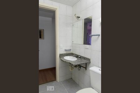 Banheiro Social de apartamento para alugar com 3 quartos, 87m² em Cristo Rei, Curitiba