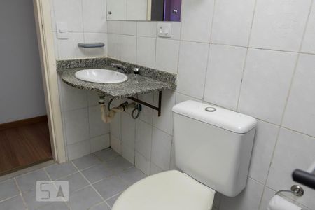 Banheiro Social de apartamento para alugar com 3 quartos, 87m² em Cristo Rei, Curitiba