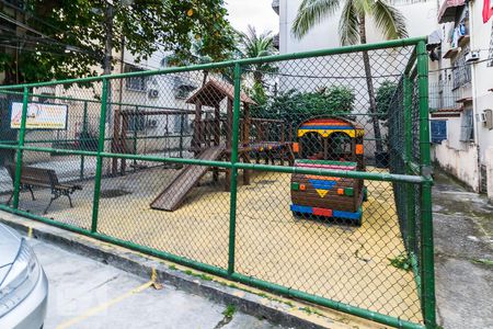 Apartamento à venda com 57m², 2 quartos e 1 vaga Apartamento à venda com 57m², 2 quartos e 1 vagaÁrea Comum - Playground