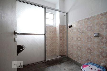 Banheiro de kitnet/studio para alugar com 1 quarto, 50m² em Bela Vista, São Paulo