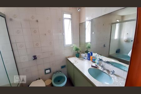 Apartamento à venda com 146m², 4 quartos e 3 vagas Apartamento à venda com 146m², 4 quartos e 3 vagasBanheiro da suíte